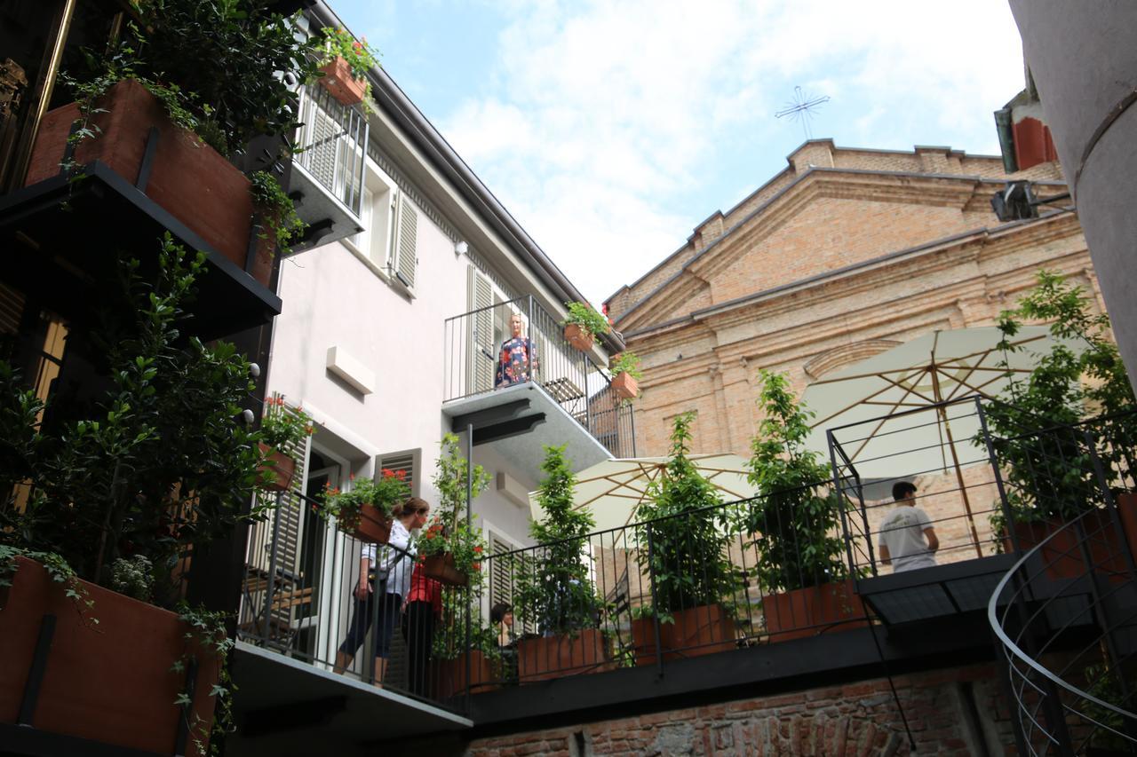 La Canonica - Charming Self-Catering Apartments In Ницца-Монферрато Экстерьер фото