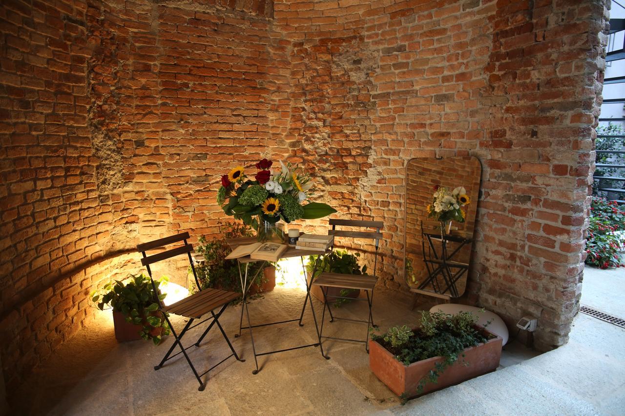 La Canonica - Charming Self-Catering Apartments In Ницца-Монферрато Экстерьер фото