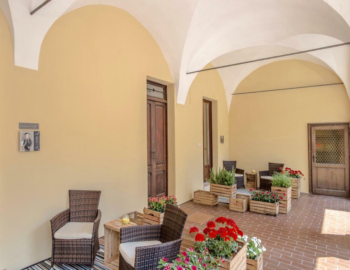 La Canonica - Charming Self-Catering Apartments In Ницца-Монферрато Экстерьер фото