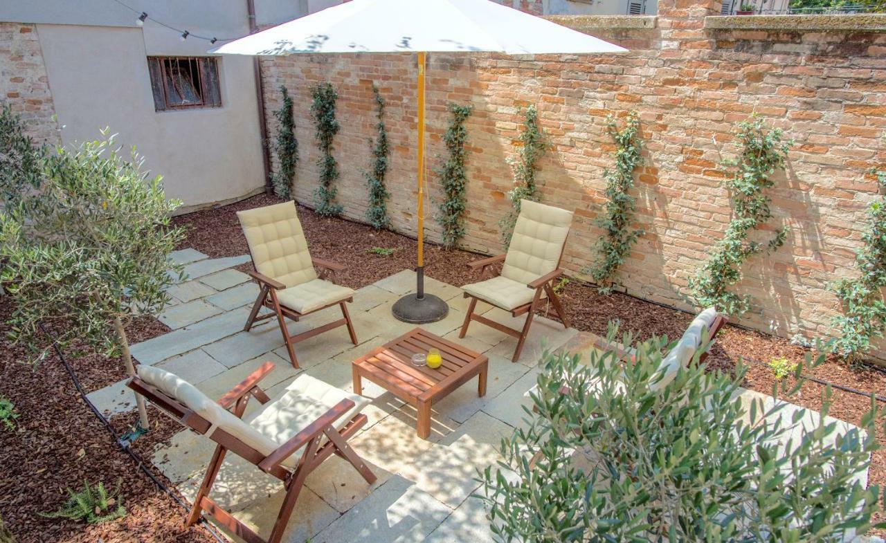 La Canonica - Charming Self-Catering Apartments In Ницца-Монферрато Экстерьер фото