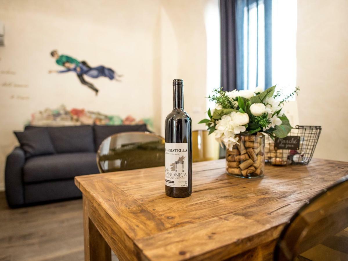 La Canonica - Charming Self-Catering Apartments In Ницца-Монферрато Экстерьер фото