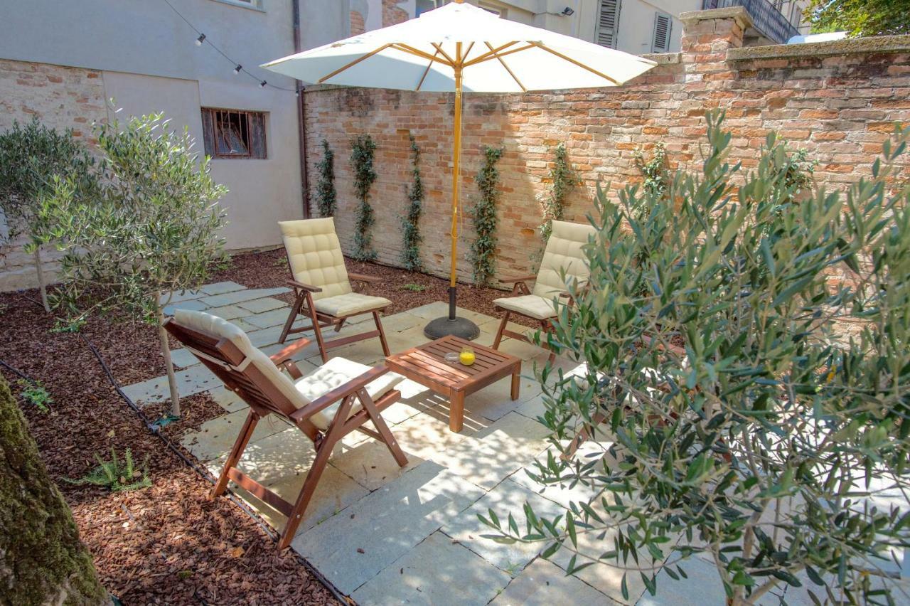 La Canonica - Charming Self-Catering Apartments In Ницца-Монферрато Экстерьер фото